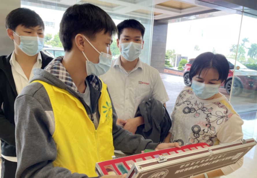 阜沙鎮(zhèn)禁毒信息〔2022〕第246期--【禁毒攻堅】“無償獻(xiàn)血 禁毒同行”-阜沙禁毒宣傳進(jìn)廠企 （2