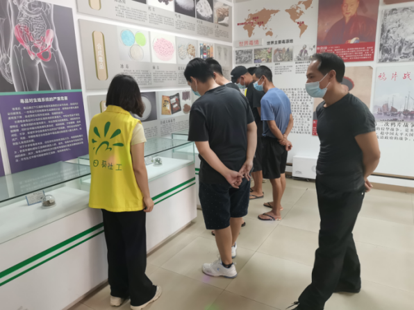 阜沙鎮(zhèn)禁毒信息〔2022〕第251期--【禁毒攻堅(jiān)】“禁絕毒品 健康生活”-阜沙禁毒教育基地宣講活動(dòng)