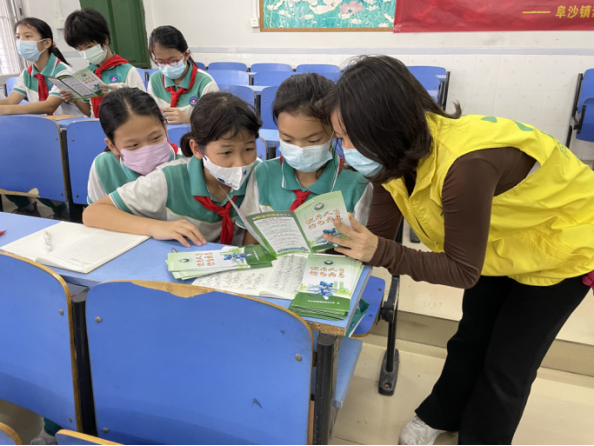 阜沙鎮(zhèn)禁毒信息〔2022〕第254期--【禁毒攻堅(jiān)】“無毒青春，健康校園”—阜沙鎮(zhèn)開展禁毒宣傳進(jìn)校園