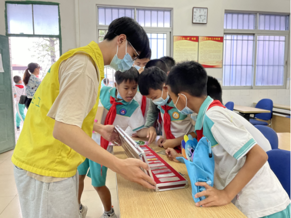 阜沙鎮(zhèn)禁毒信息〔2022〕第254期--【禁毒攻堅(jiān)】“無毒青春，健康校園”—阜沙鎮(zhèn)開展禁毒宣傳進(jìn)校園