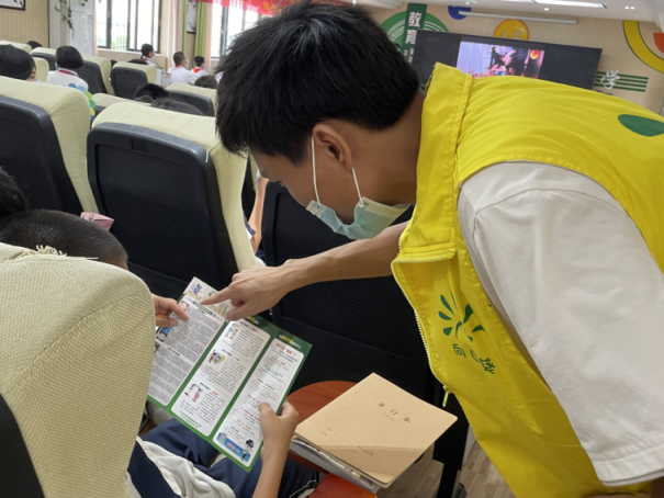 阜沙鎮(zhèn)禁毒信息〔2022〕第260期--【禁毒攻堅】“護航青春助成長”—阜沙羅松小學(xué)開展禁毒宣講活動