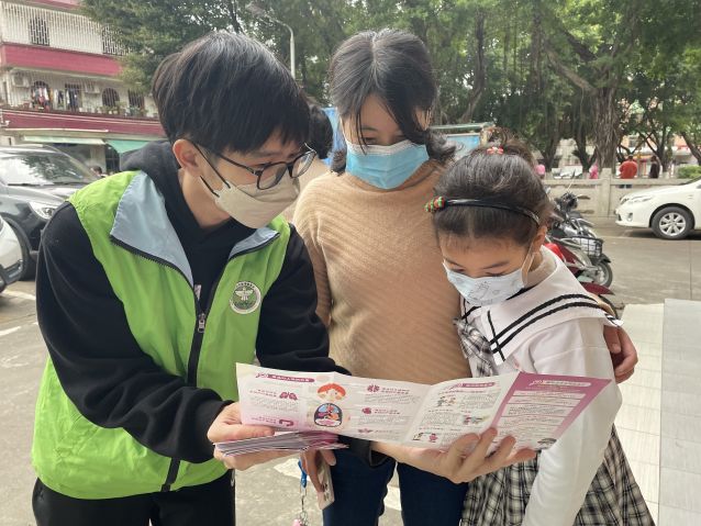 三鄉(xiāng)鎮(zhèn)開展“普及禁毒知識(shí)，共享健康人生”宣傳活動(dòng)圖片2.JPG