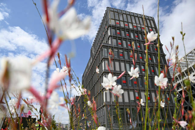 這是7月23日拍攝的巴黎奧運(yùn)村內(nèi)中國(guó)體育代表團(tuán)成員居住的公寓。新華社圖